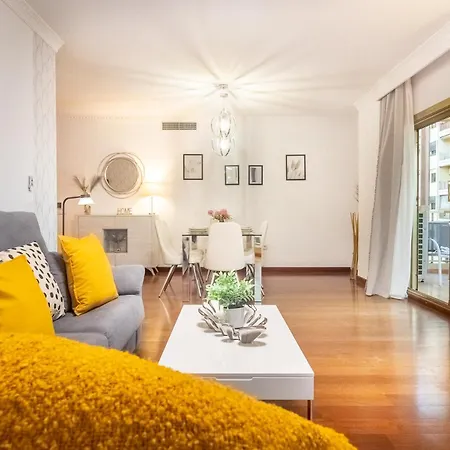 Sofia Vistas Al Mar Atardeceres Magicos Фуэнхирола